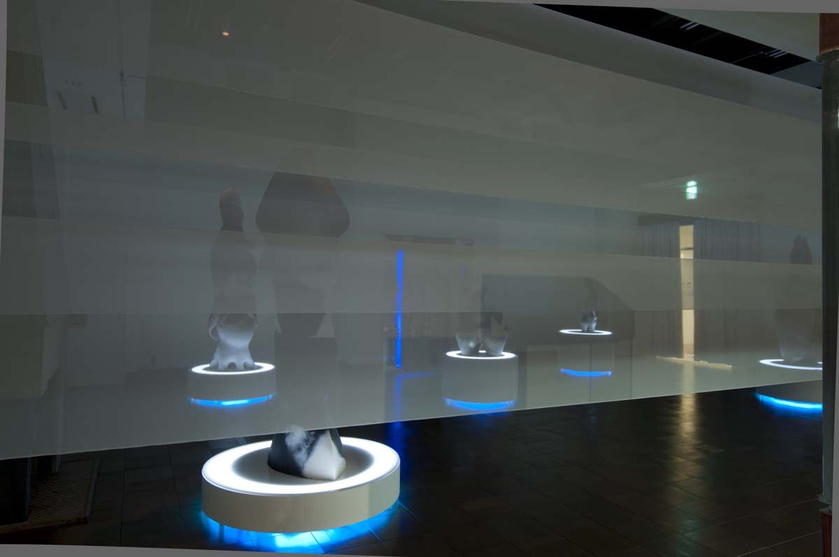 半透明の布によるレイヤー